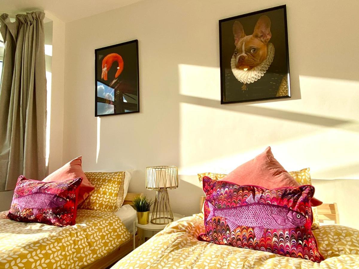 2 Min Walk To The Best Beach! Stunning Newly Refurbished Stylish 2 Bedroom Apartment! - Great Location - Free Parking - Fast Wifi - Smart Tv - Sleeps Up To 4! Close To Bournemouth & Poole Town Centre & Sandbanks Exteriör bild