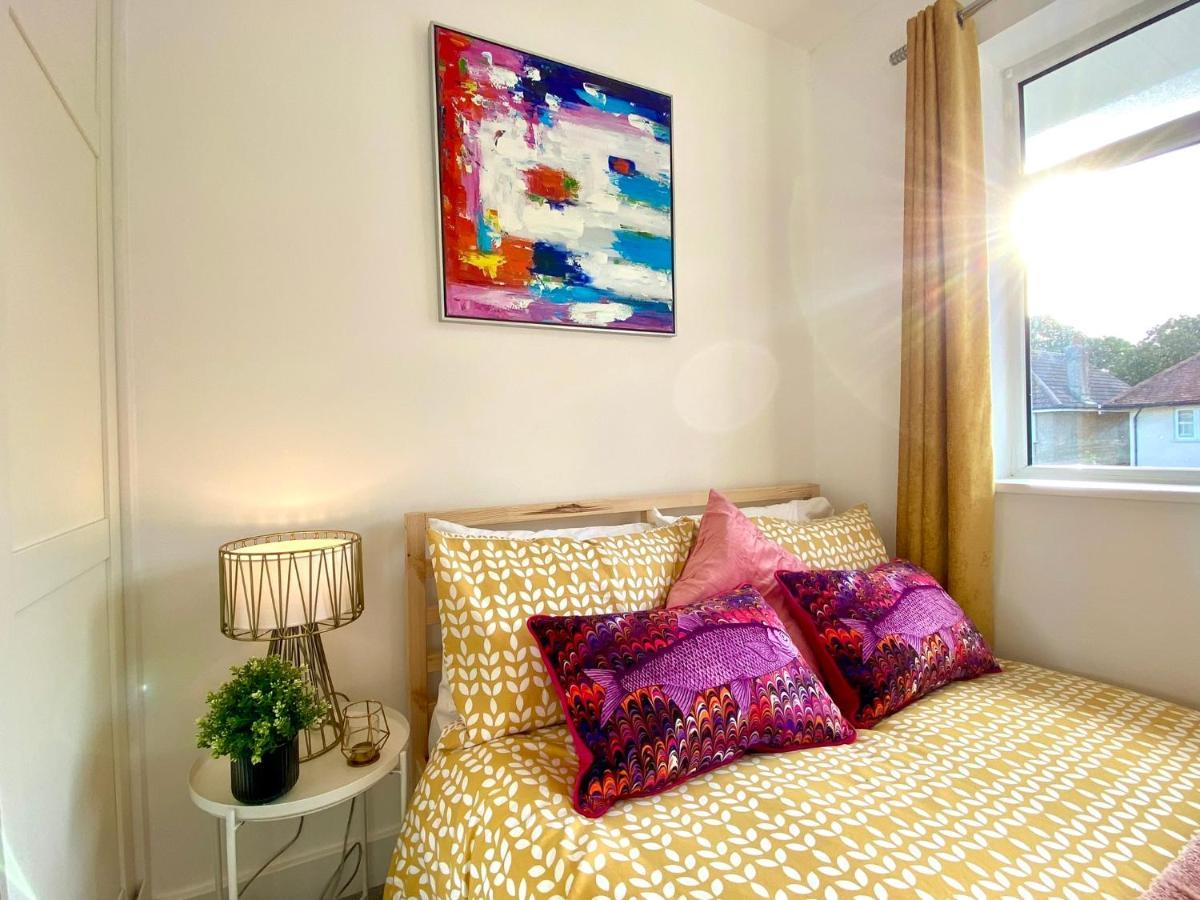 2 Min Walk To The Best Beach! Stunning Newly Refurbished Stylish 2 Bedroom Apartment! - Great Location - Free Parking - Fast Wifi - Smart Tv - Sleeps Up To 4! Close To Bournemouth & Poole Town Centre & Sandbanks Exteriör bild